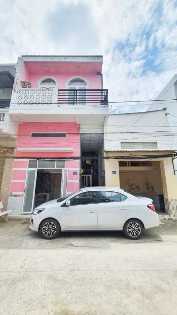 118. Nhà mặt tiền hẻm 3,5 triệu Nguyễn Văn Linh