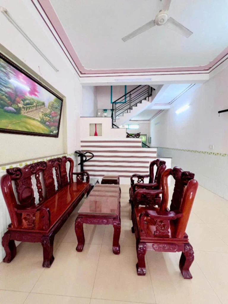 33. Nhà 1 trệt 2 lầu KDC Long Thịnh – Full nội thất