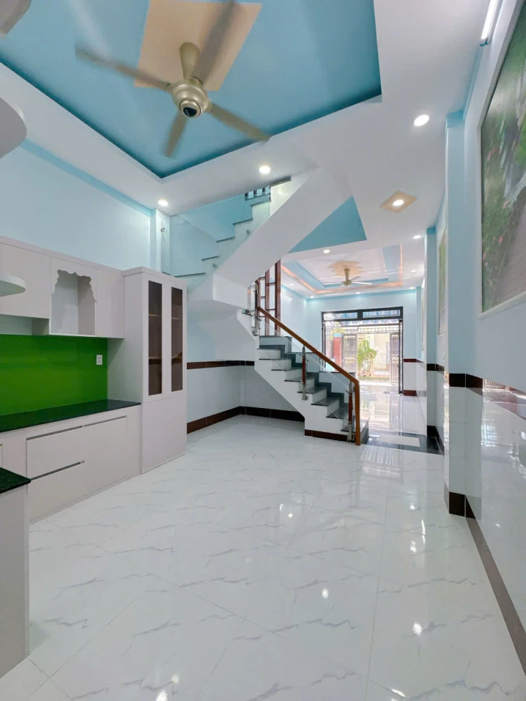 Bán nhà ĐẸP 2 Tầng P.Biên Hòa,Đường xe hơi,SHR,gần Đông Bình Dương