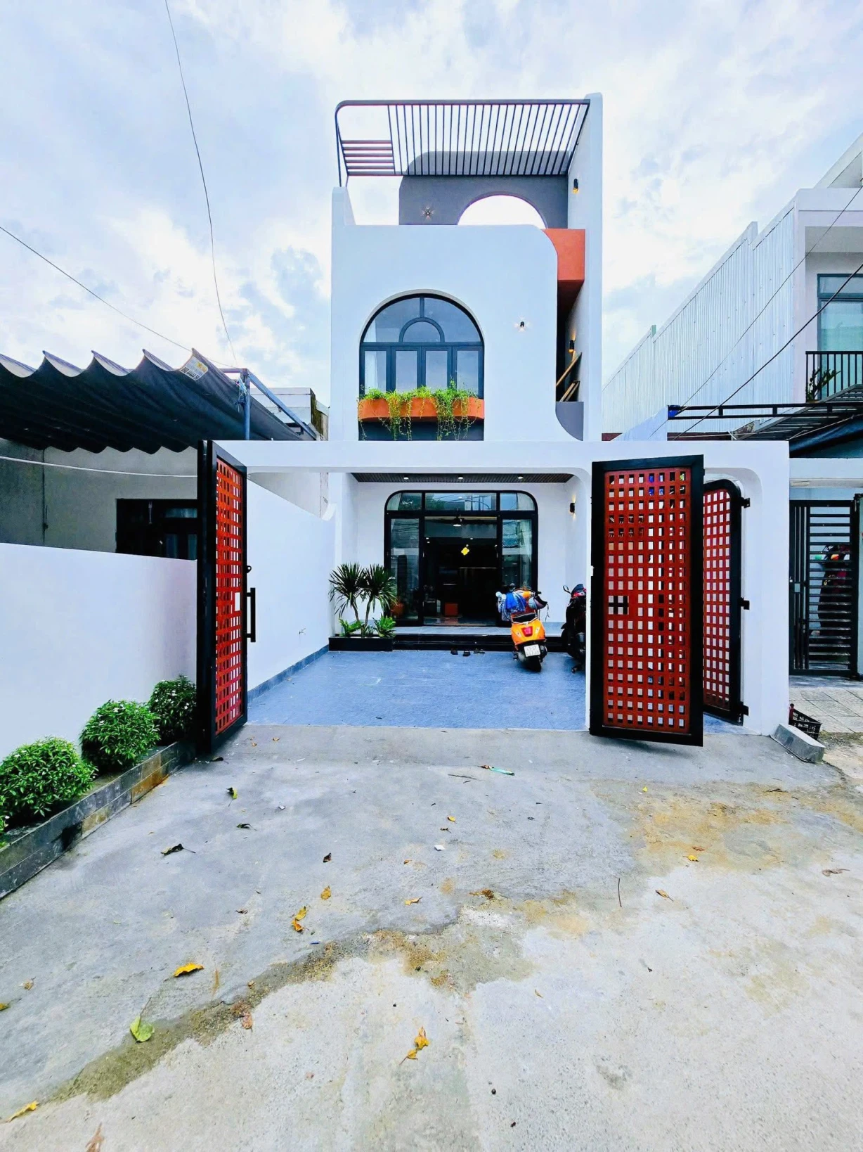 Bán nhà Tương Bình Hiệp -Thủ Dầu Một – Nhà Mới - Hẻm Xe Hơi