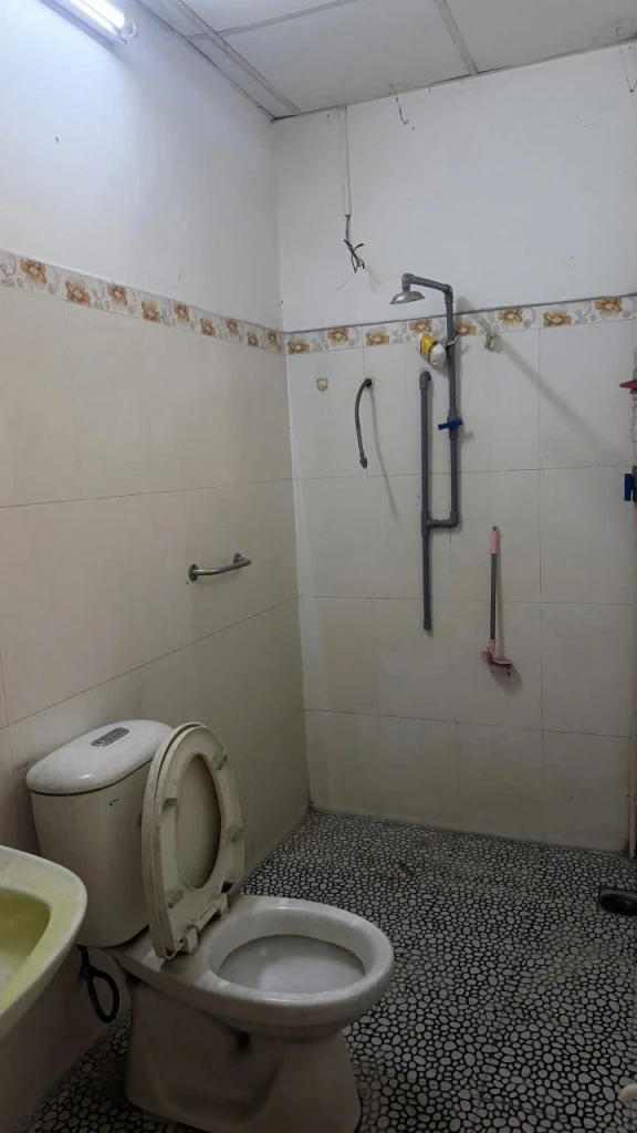 Cho Thuê Phòng ở mặt tiền đường hồng bàng 819  phường bình tây. tphcm(  lúc trước là phường 9 quận 6)