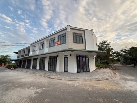 ⭐️Chính chủ bán nhà 2 tầng tại xã Mỹ Hạnh Nam, (Đức Hòa, Long An), chỉ 675tr, bao sang tên; 0983533509