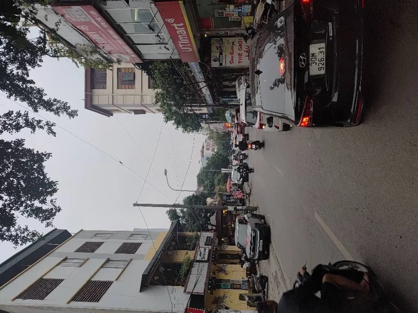 Nhỉnh 15 tỷ Bán nhà BỒ ĐỀ Kinh doanh tấp nập. 47m x 5T ở luôn. Cực gần cầu.