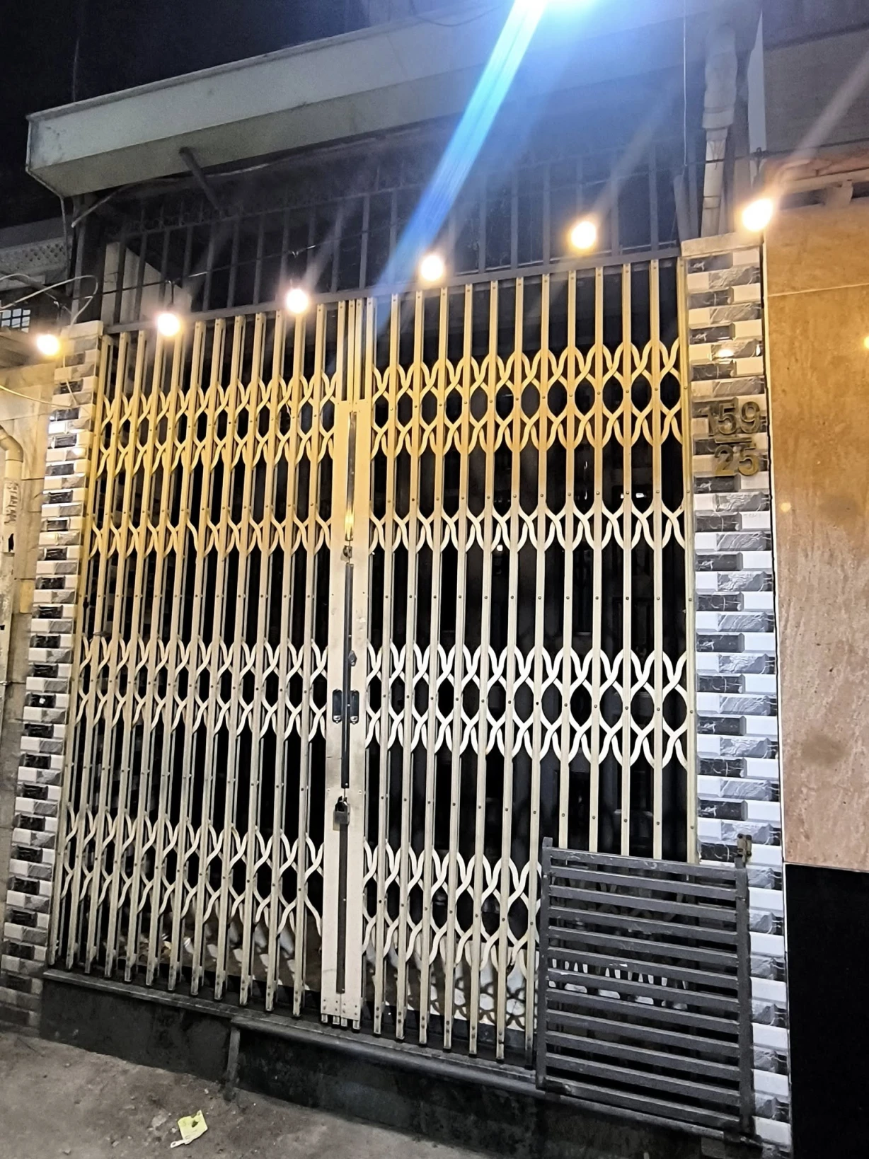 CHO THUÊ Nhà Xóm Chiếu Q4