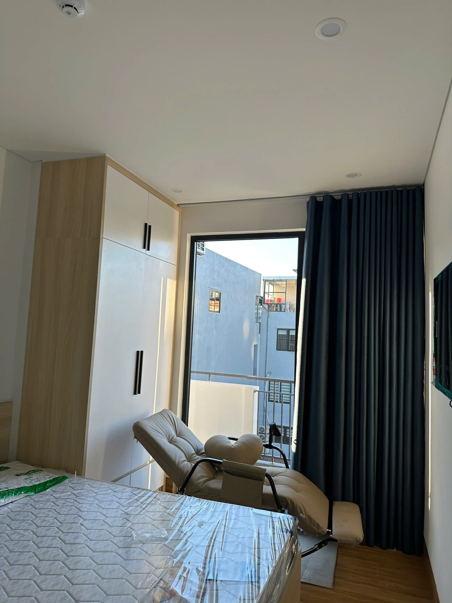 Cho thuê căn hộ The Ló Apartment – studio trống tầng 2 và tầng 4