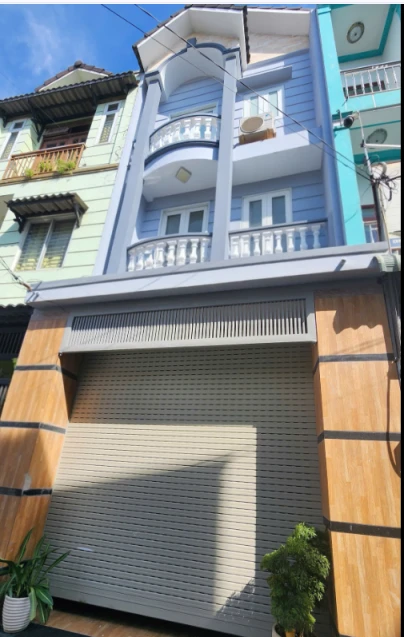 “Chính chủ bán gấp nhà mặt phố – Sổ sẵn!”