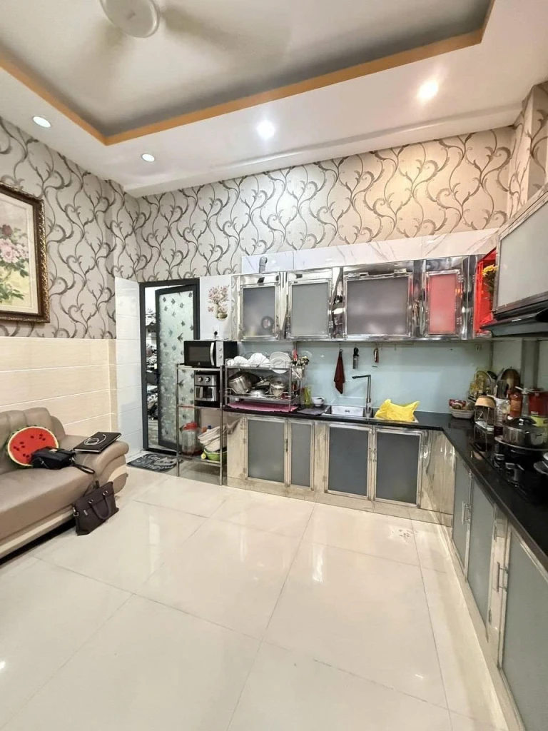 Bán nhà hẻm 4m DUy Tân - ngay Chợ Vải Tân Bình, 5x14m, 4 Tầng - 4 PN, hạ sâu còn  8,9 Tỷ.