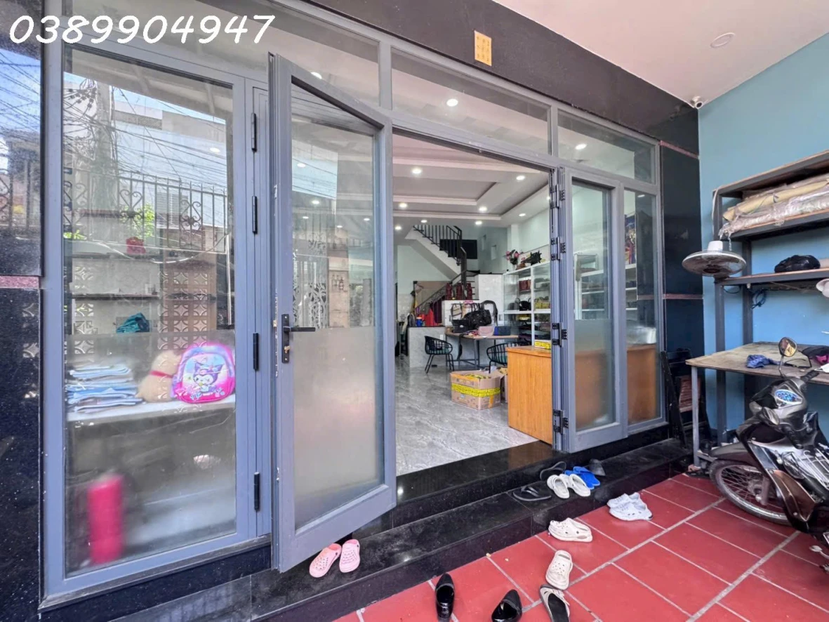 BÁN GẤP NHÀ LÔ GÓC 3 TẦNG 1 TUM MẶT TIỀN KINH DOANH SÁT ĐƯỜNG PHÙNG THẾ TÀI NHA TRANG – DIỆN TÍCH 86M² ĐÃ HOÀN CÔNG – ĐANG CÓ DÒNG TIỀN 12 TRIỆU GIÁ 6.5 TỶ