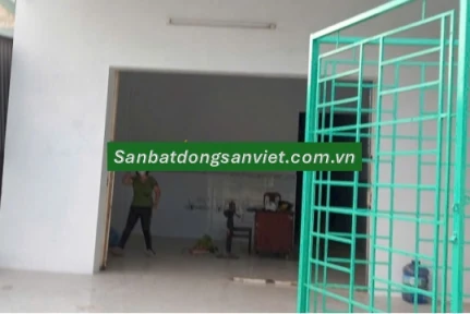 Cho thuê nhà mặt Đ.Phan Văn Đáng (P.9 cũ) nay là P.Long Châu, Vĩnh Long; 5.5tr/th. 0913094412