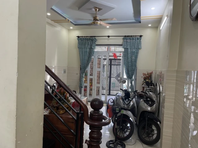 Bán nhà đường Lê Thị Hoa, Bình Chiểu, Thủ Đức, TP HCM. DT 71m2, 3 tầng. Giá  5.85 tỷ, SHR - 0933125879