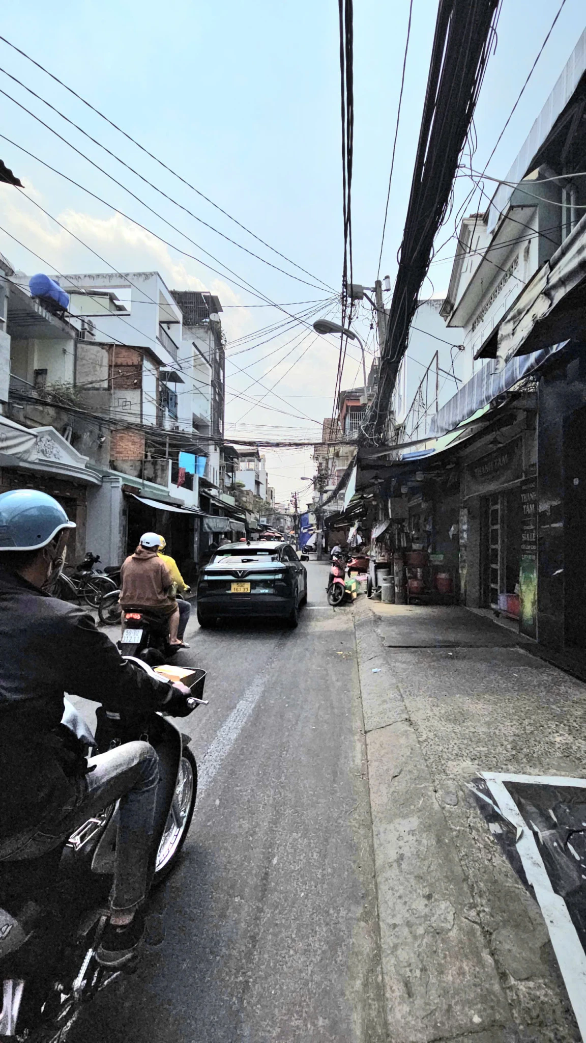 bán nhà mặt tiền kinh doanh q4 
đúc xây mới chỉ 3 Đ