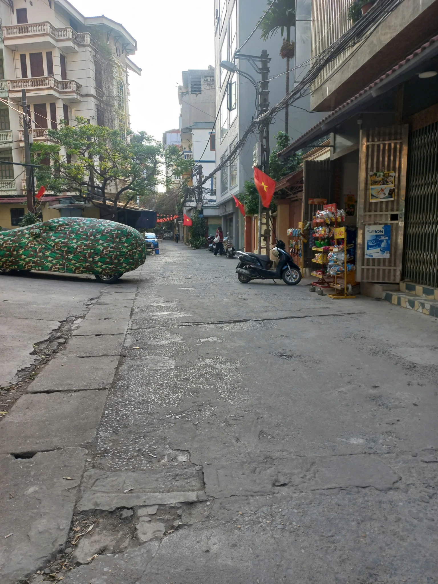 Cho thuê nhà phố Nguyễn Thị Định, Trung Hòa Nhân Chính 35tr/th