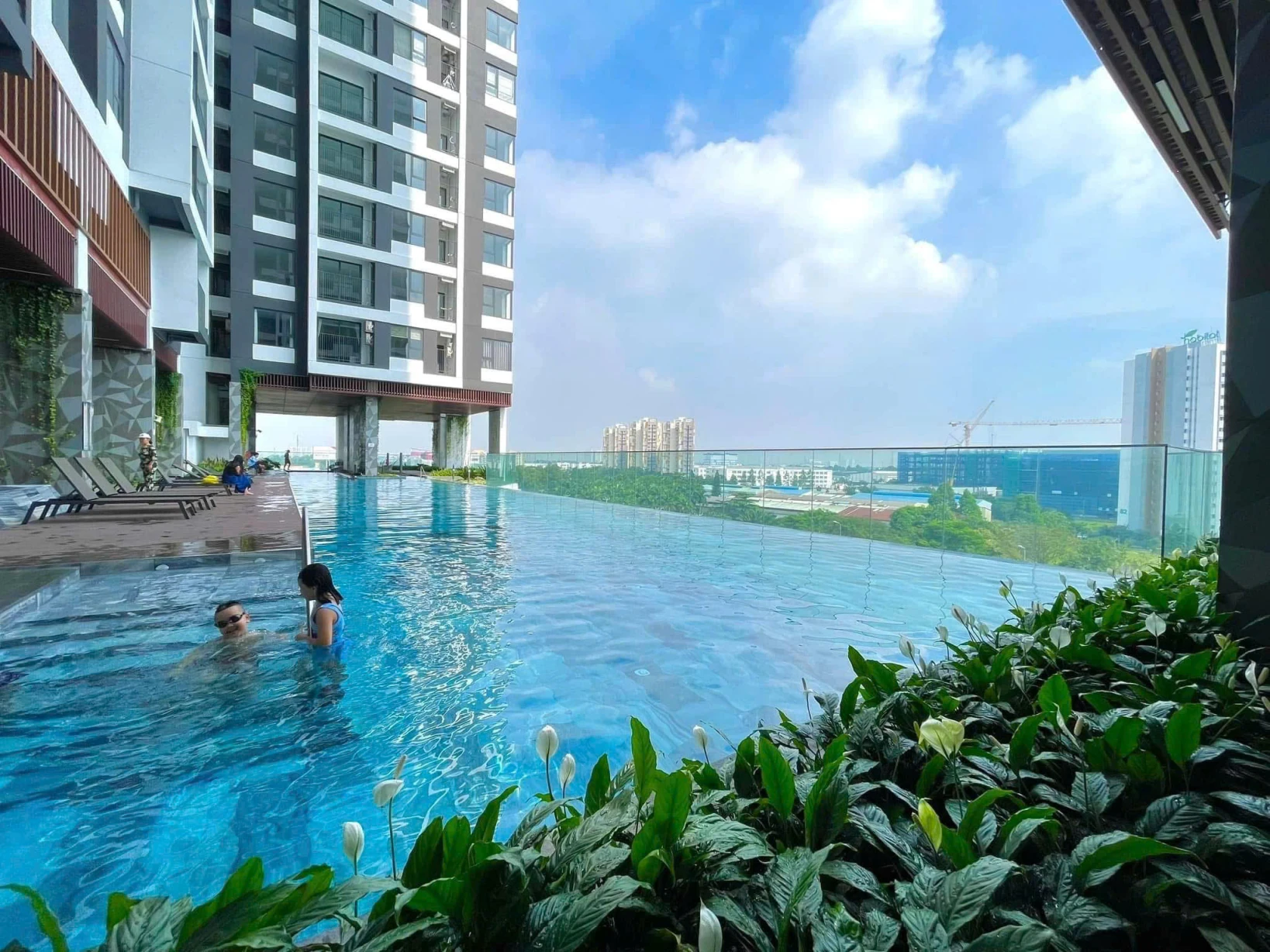 Cho Thuê Căn Hộ The Emerald Golf View Bình Dương – 2PN Full Nội Thất – Gần VSIP1