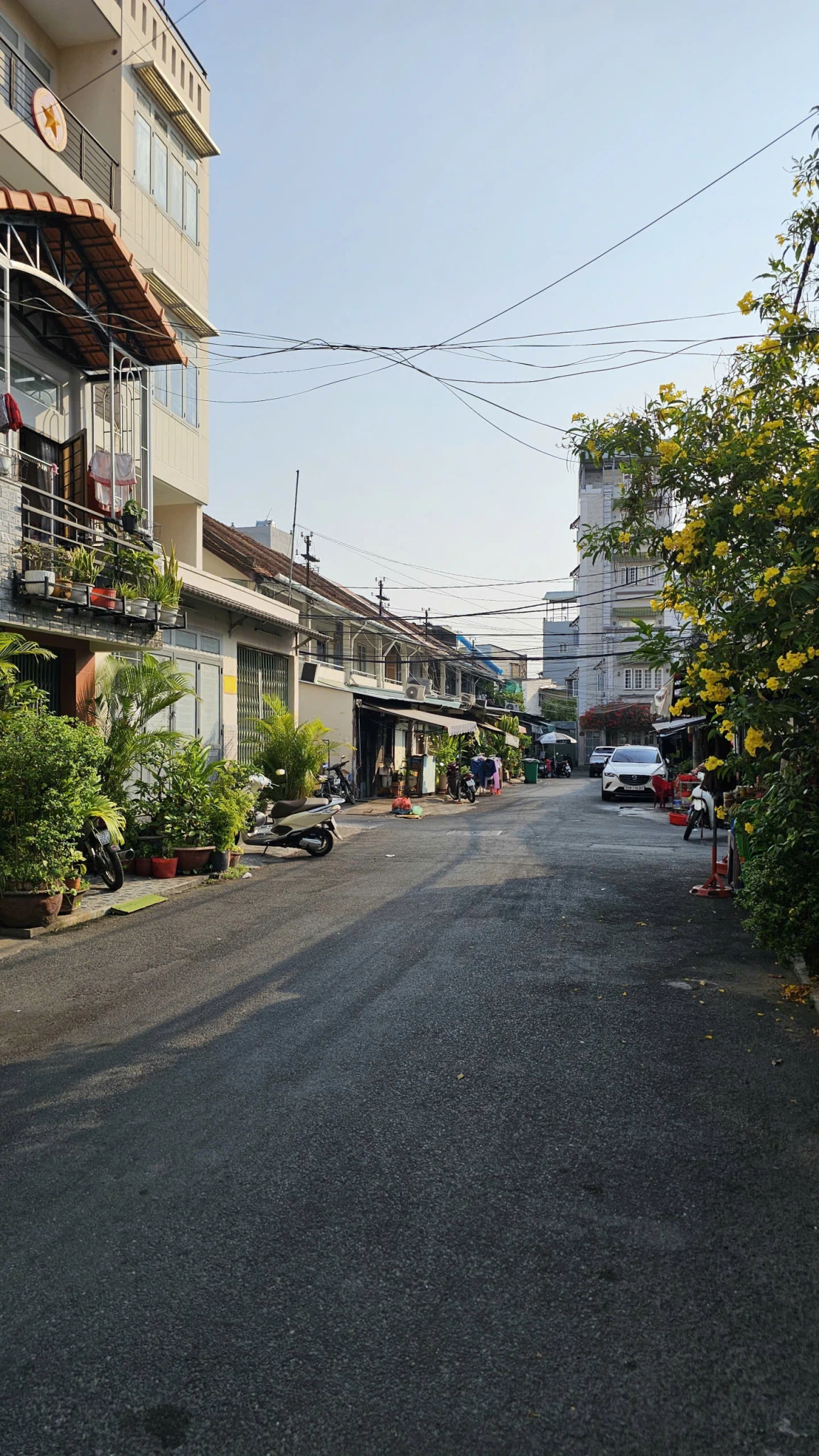 Sát mặt tiền xe hơi Q4
Khánh Hội 
đúc 3 tấm có 3 Đ