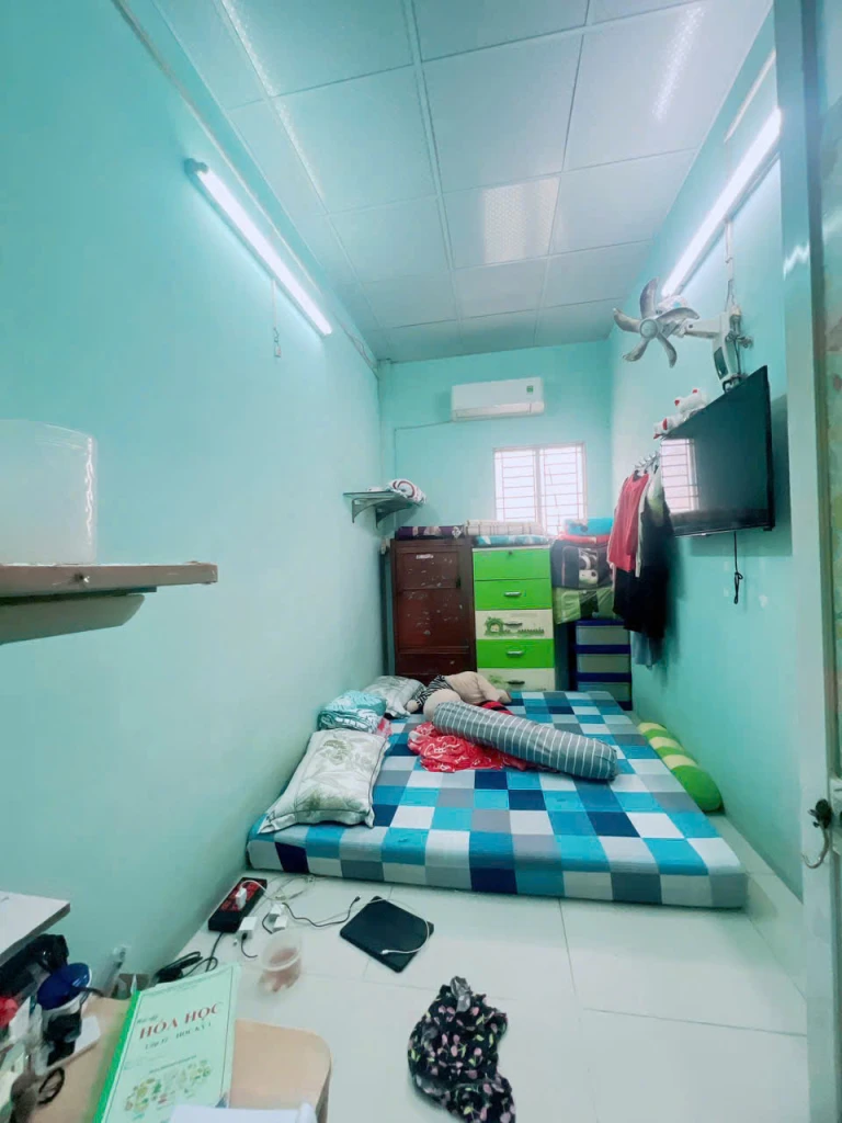 bán nhà sát mặt tiền đối diện Q1 
Ngang 3.65 x 9 có 3 tỷ