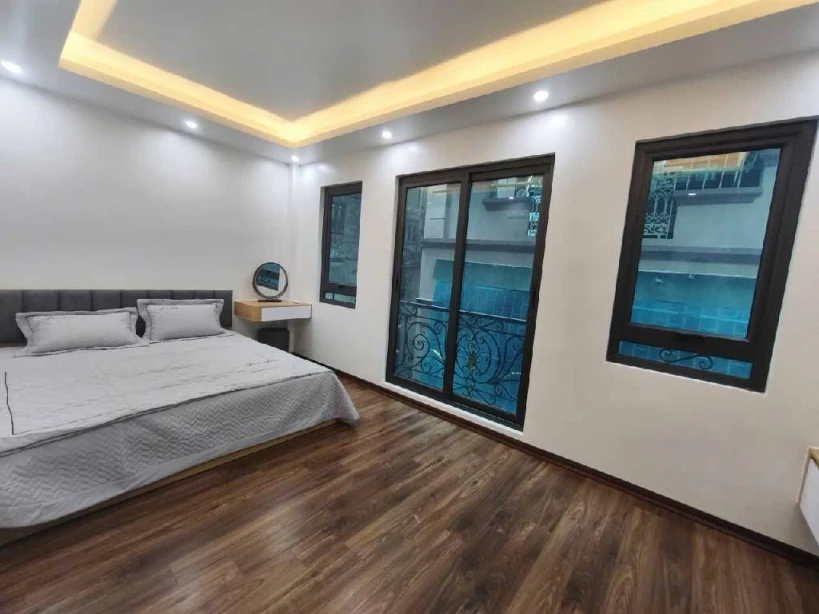 Bán nhà trương định 5 tầng thang máy long lanh 3 bước ra phố hai bà trưng