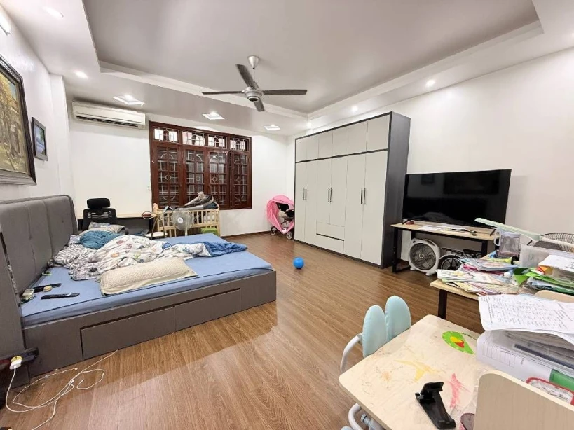 Bán nhà nguyễn khoái trong đê 5 tầng long lanh dân xây 30M ô tô tránh hoàng mai