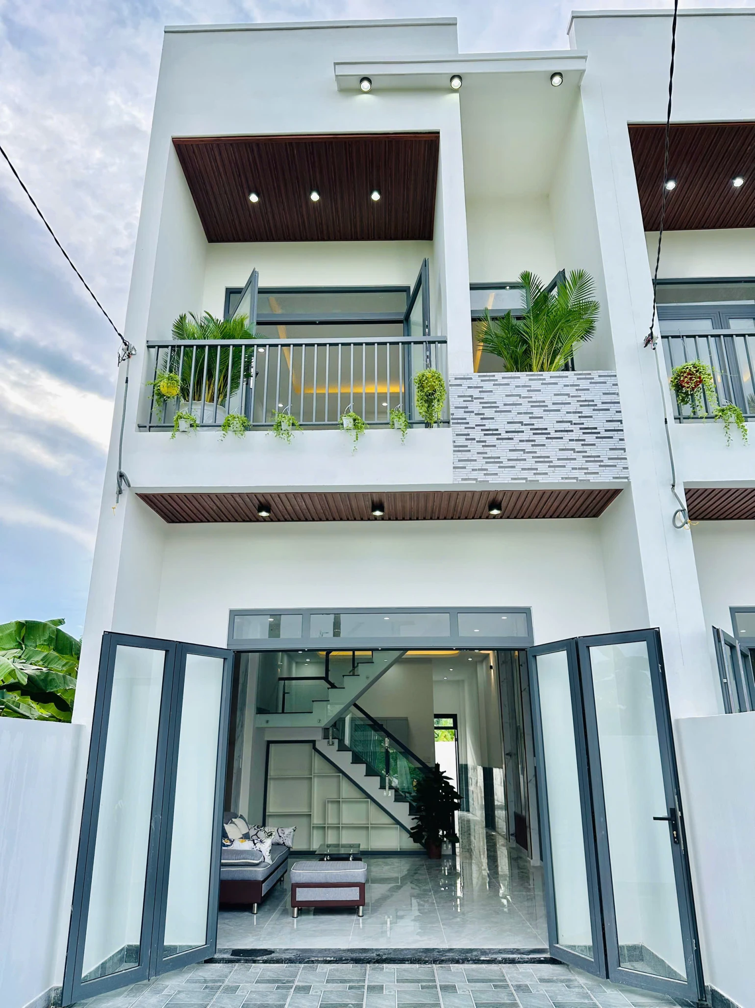Chính Chủ Bán Nhà Lầu Mới xây Có Hoàn Công Gần Chợ Tân Mai 2, Cổng 11 Tc 750tr Sở Hữu Ngay