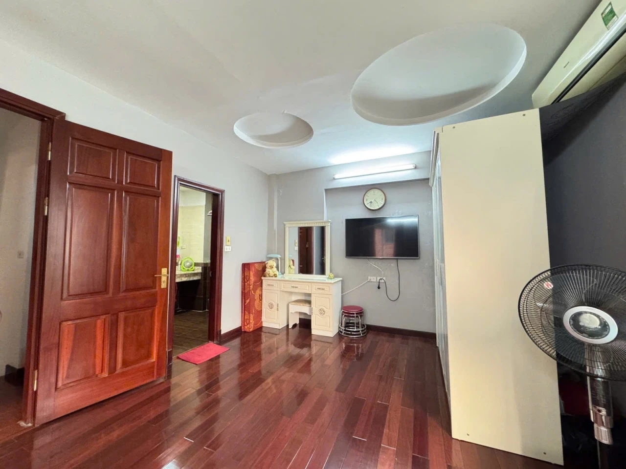 XÃ ĐÀN – LÔ GÓC – 6 TẦNG – KINH DOANH – 10M RA PHỐ