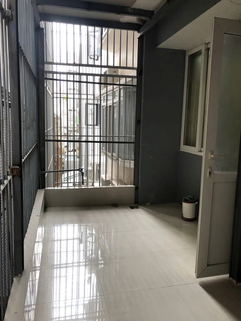 Cho thuê phòng full nội thất 35m² đối diện ĐH Cảnh sát Nhân dân, gần ĐH Tôn Đức Thắng