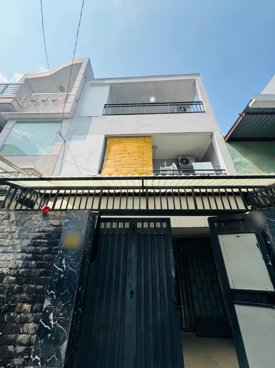 NGUYỄN CỬU VÂN - ĐỐI DIỆN ĐH KINH TẾ - QUA CẦU TỚI Q.1 - XE TẢI THÔNG - SỔ VUÔNG A4 - CHỈ 8x TỶ