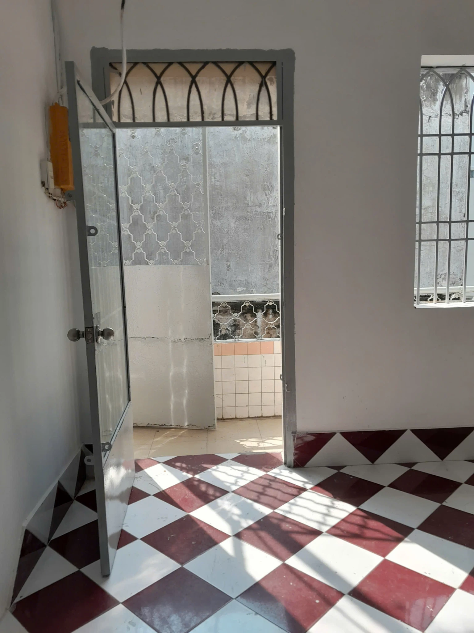 CHO THUÊ CĂN HỘ LẦU 2 – QUẬN 5, GIÁ TỐT