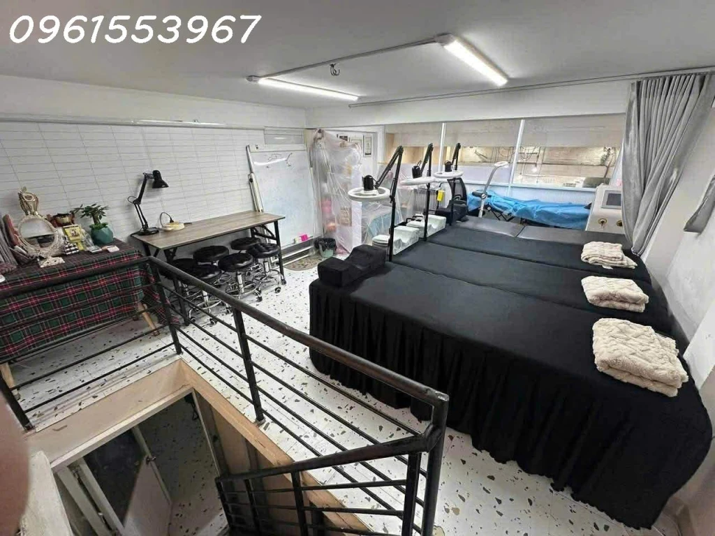 SHARE MẶT BẰNG LÀM ĐẸP TRÊN LẦU PHÙ HỢP LÀM SPA, PHUN XĂM, NỐI MI, CHĂM SÓC DA TẠI HỒ CHÍ MINH