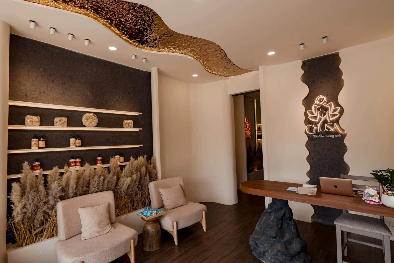 SANG NHƯỢNG TIỆM GỘI ĐẦU DƯỠNG SINH – MẶT TIỀN ĐẸP LONG THÀNH