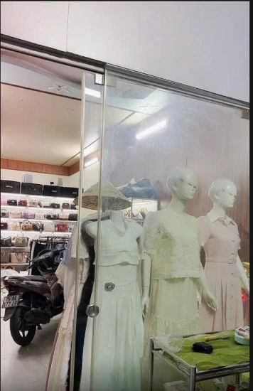 Do chồng e chuyển đổi công tác về Nam Định nên e muốn sang nhượng lại cửa hàng quần áo, túi xách.