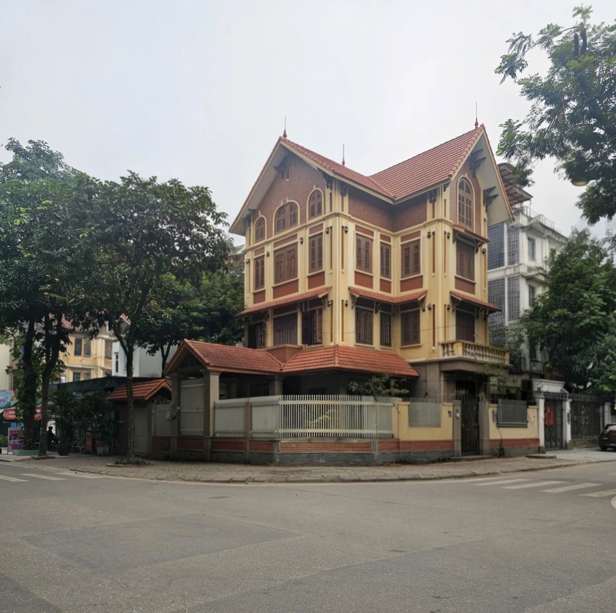 Cho thuê nhà, Nguyễn Khánh Toàn, Nguyễn Văn Huyên; 124m2* 4T -37 tr