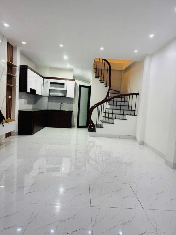 Chỉ 7,1 tỷ Có Nhà Thượng Thanh, Long Biên 33m2, 5T Ngõ Vào Thuận Tiện, Ô Tô Đỗ Gần