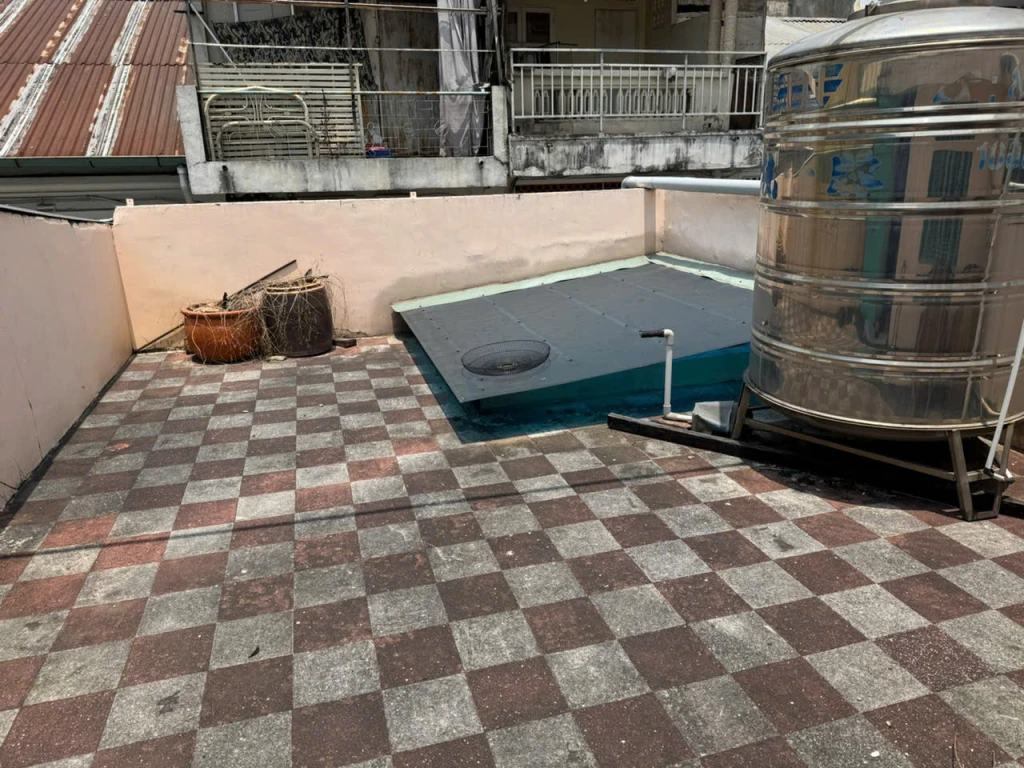 Cho thuê nhà tầng trên trung tâm Quận 5 – ngay chợ Xã Tây, tiện ở lâu dài