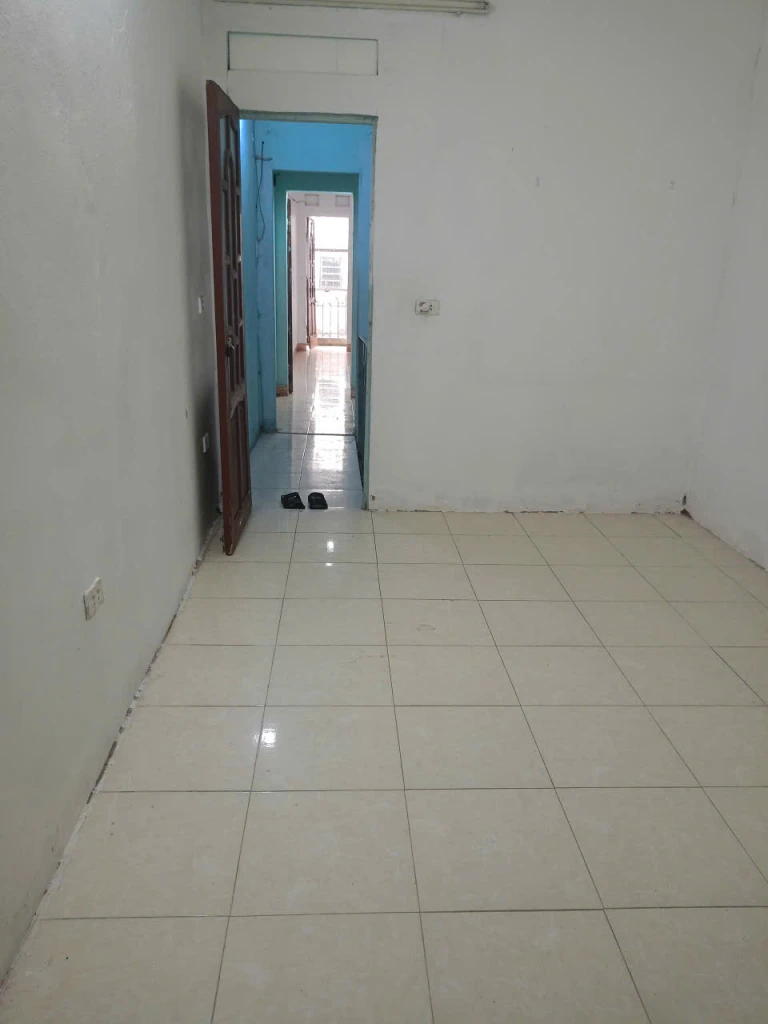 Cho thuê nhà ở 45m2 x 2 tầng khép kín tại ngõ 2 đại từ gần bến xe giáp bát Giá 5.5 triệu/tháng