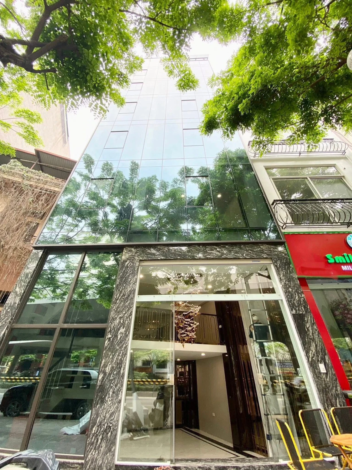 SIÊU PHẨM BUILDING 9 TẦNG - MẶT PHỐ PHẠM VĂN ĐỒNG - VỈA HÈ ĐẲNG CẤP 8M (Phù hợp làm Trụ sở Công ty, Showroom, Thẩm mỹ viện hạng sang)