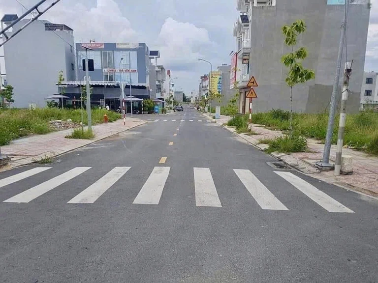 Cần Bán Lô Bán Đất Ngay Cổng KCN VSIP 2. Mặt Tiền Đường DT.741