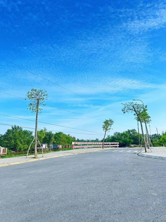 Chỉ với 1 tỷ 050 sở hữu ngay lô 100m2 KDC Hội Nghĩa - từ DT747 rẽ vào - đường thông thoáng sẵn sổ