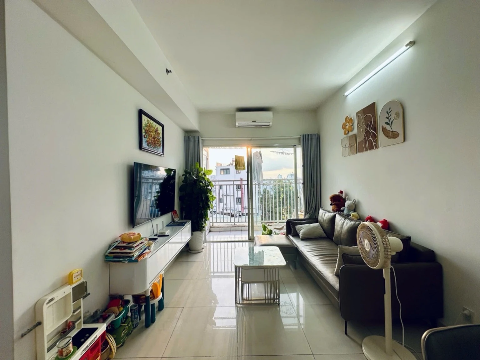 Căn hộ sạch đẹp, phù hợp người mua ở thật muốn nhận nhà sớm.