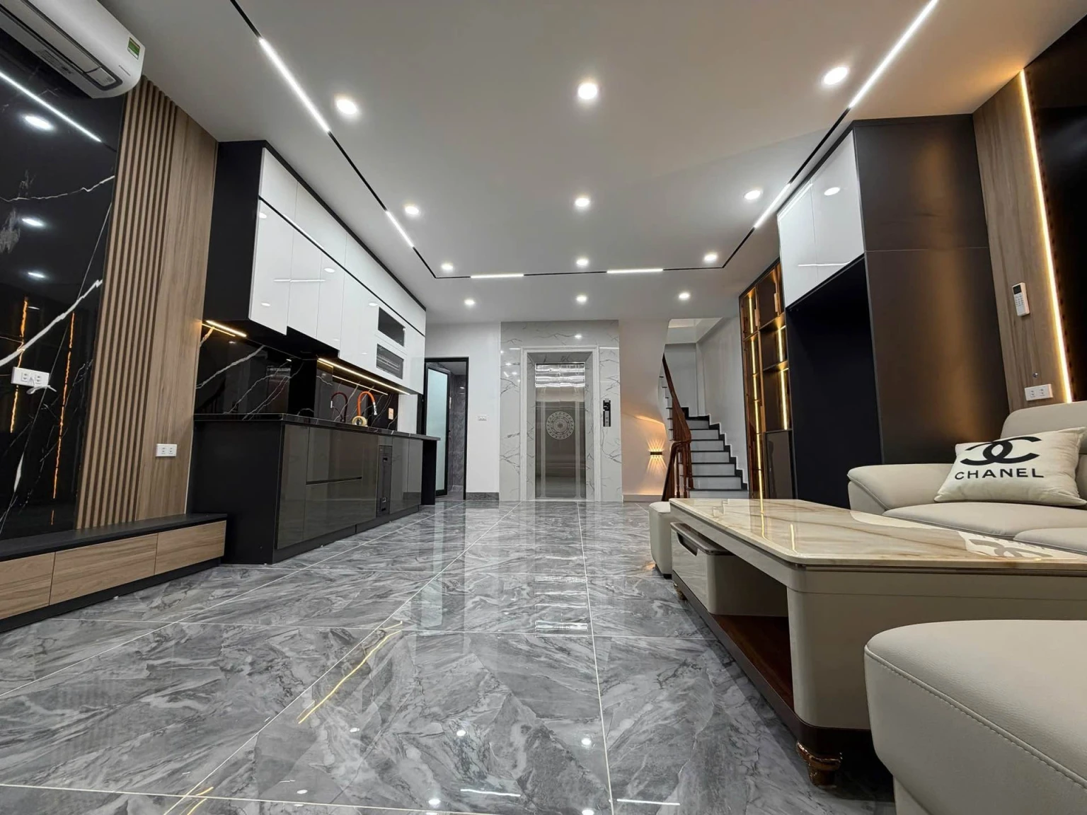 🔥 Siêu phẩm mặt phố Hoàng Mai – kinh doanh đỉnh cao