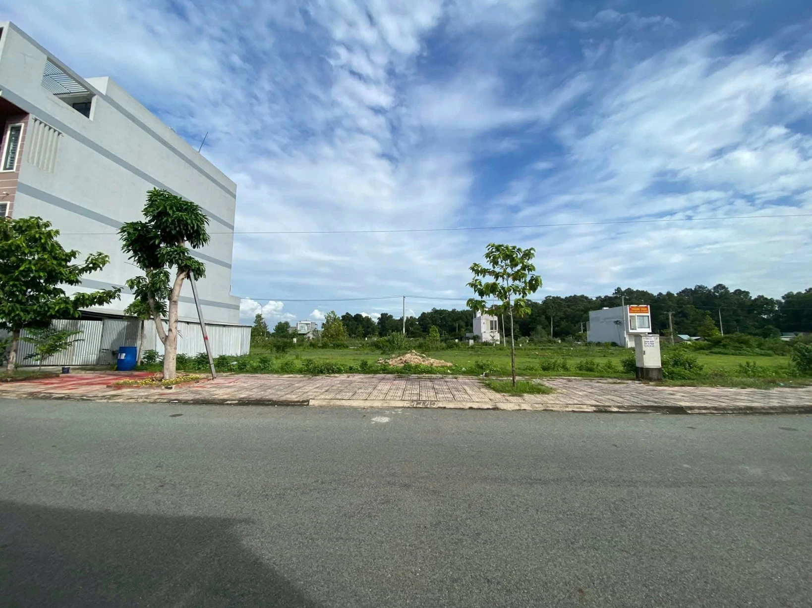 NGỘP BÁN GẤP LÔ ĐẤT 140M2 SAU CHỢ ĐẠI PHƯỚC, CÁCH PHÀ CÁT LÁI 2KM, GIÁ 3TY450TR.