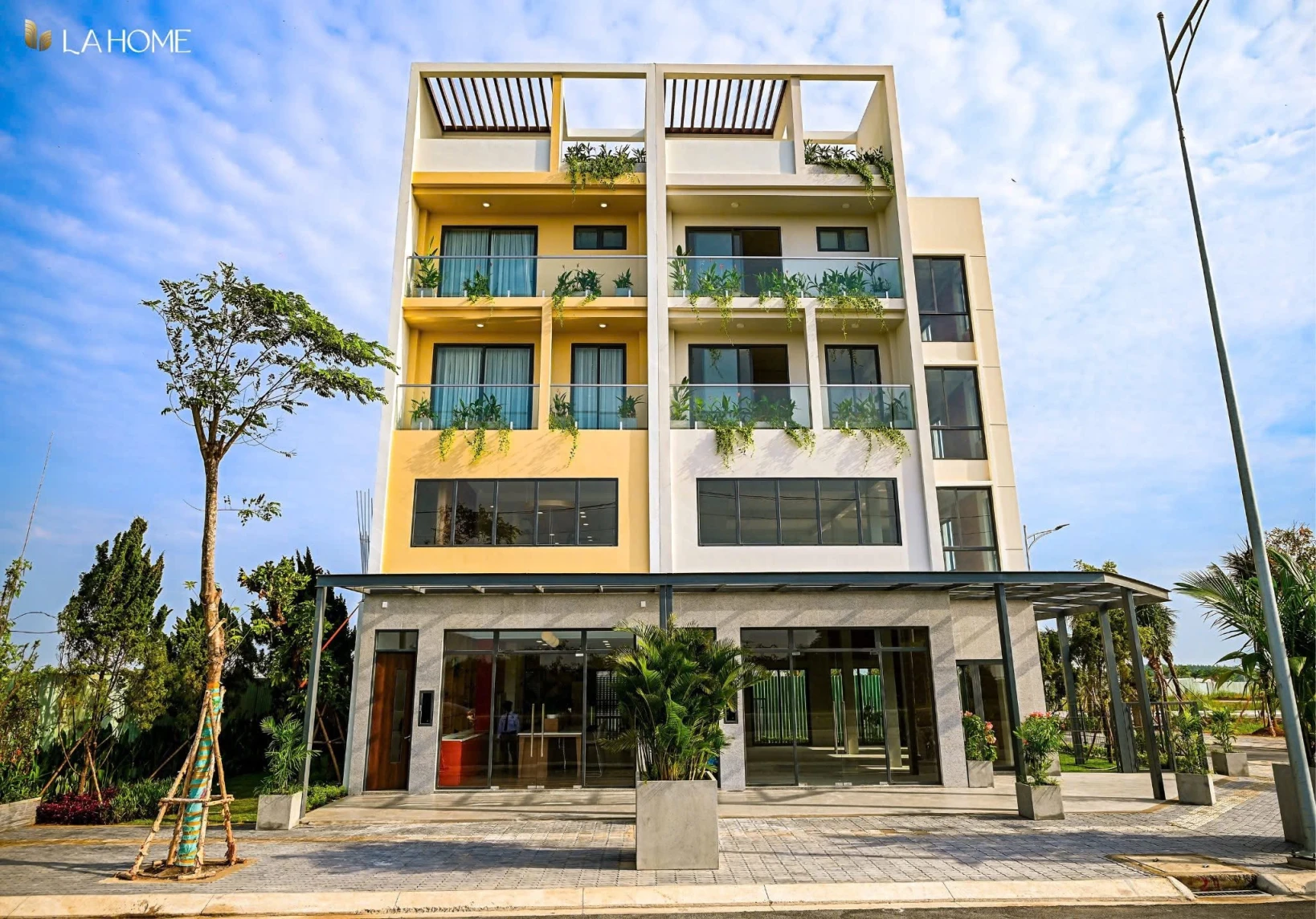 Cần bán nhà phố 5x16 1T2L ngay mặt tiền Lương Hòa Bình Chánh chỉ hơn 3 Tỷ