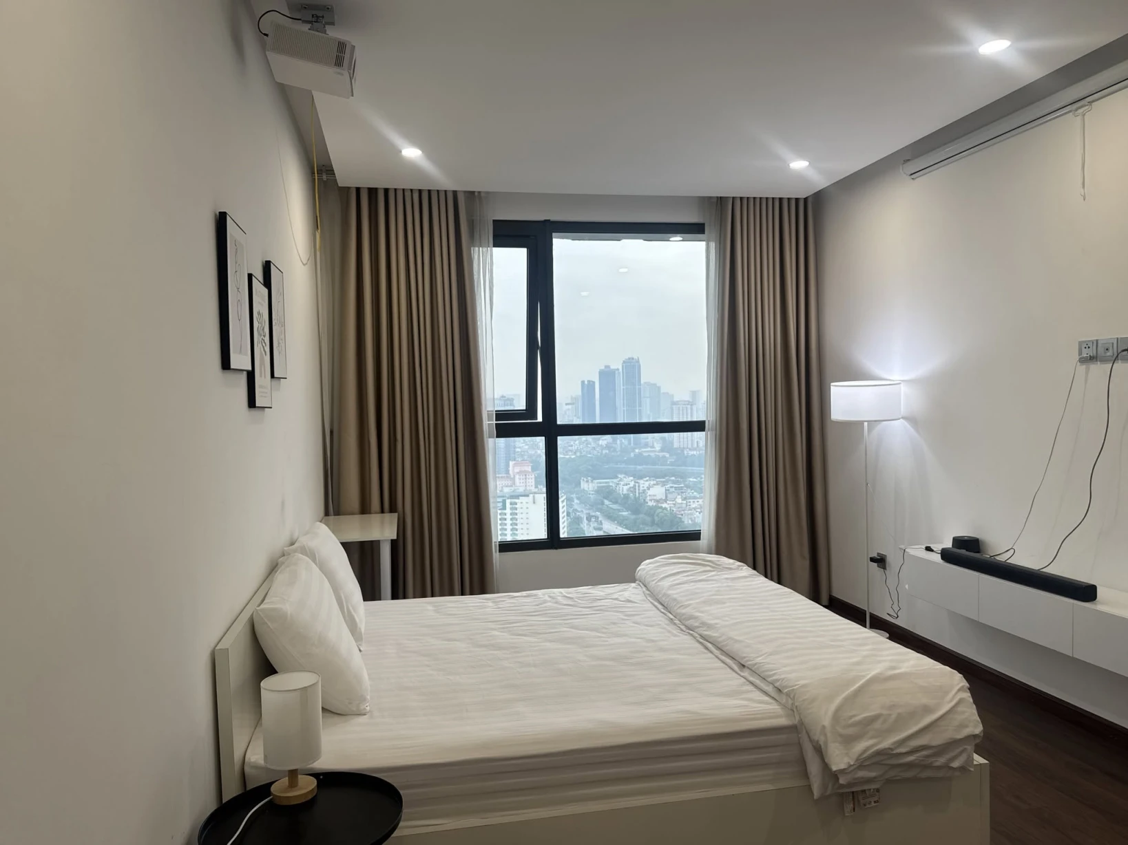 DUY NHẤT 1 CĂN HƯỚNG NAM TẦNG CAO – VÀO Ở NGAY TẠI 6TH ELEMENT  Chính chủ cho thuê gấp căn hộ 2PN layout đẹp nhất tòa M2 - Tây Hồ Tây.