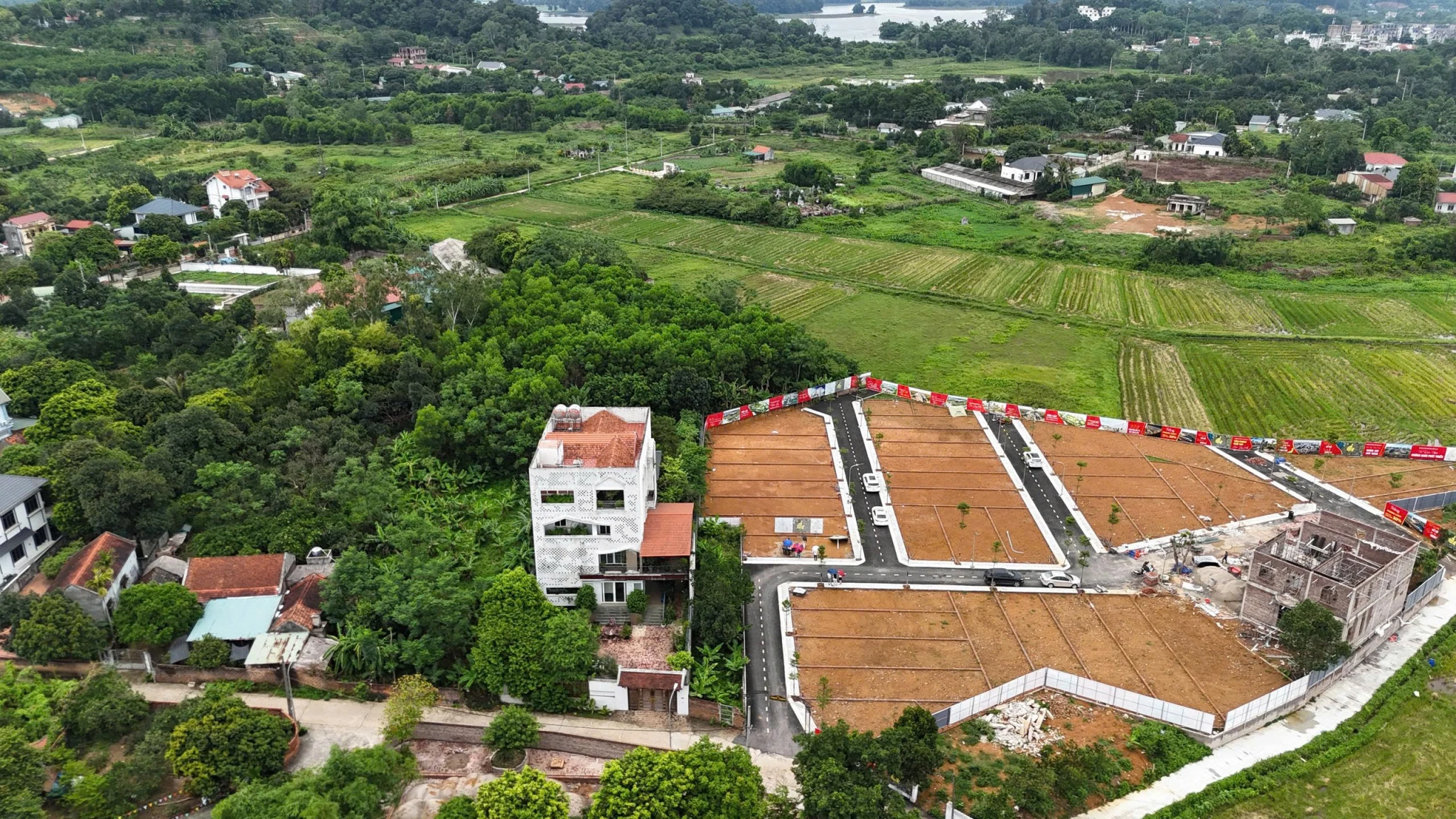 BÁN ĐẤT HOÀ LẠC