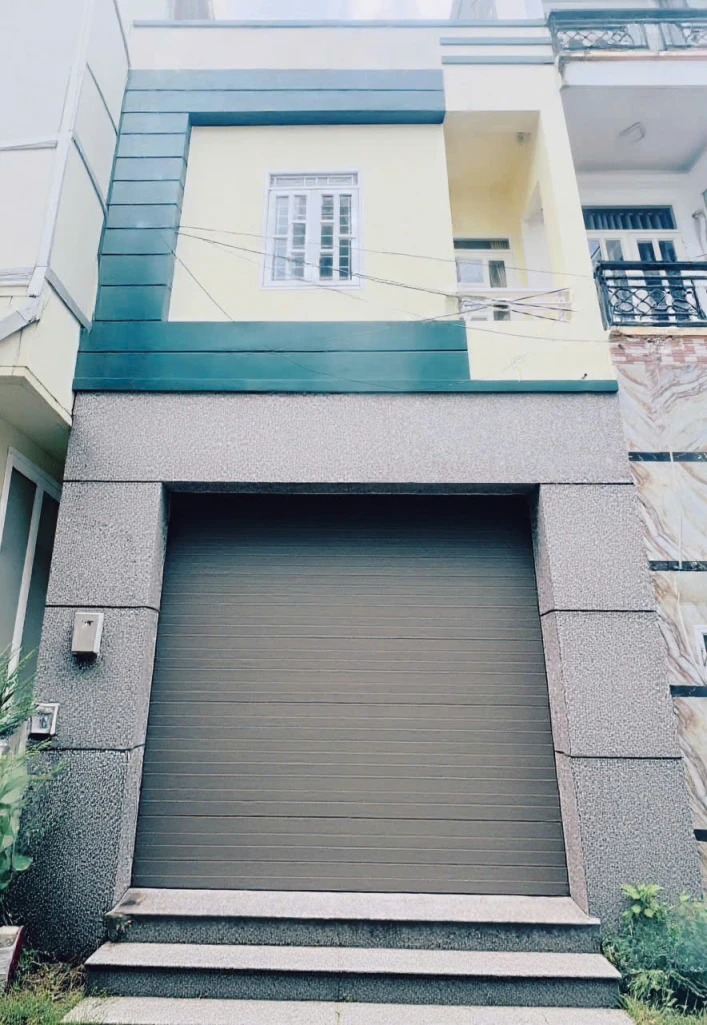 Nhà phố 2 tầng, hàng xóm Vạn Phúc - 55m2 – Nhỉnh 6 tỷ - Đường 6m – Ôtô dậu trước nhà