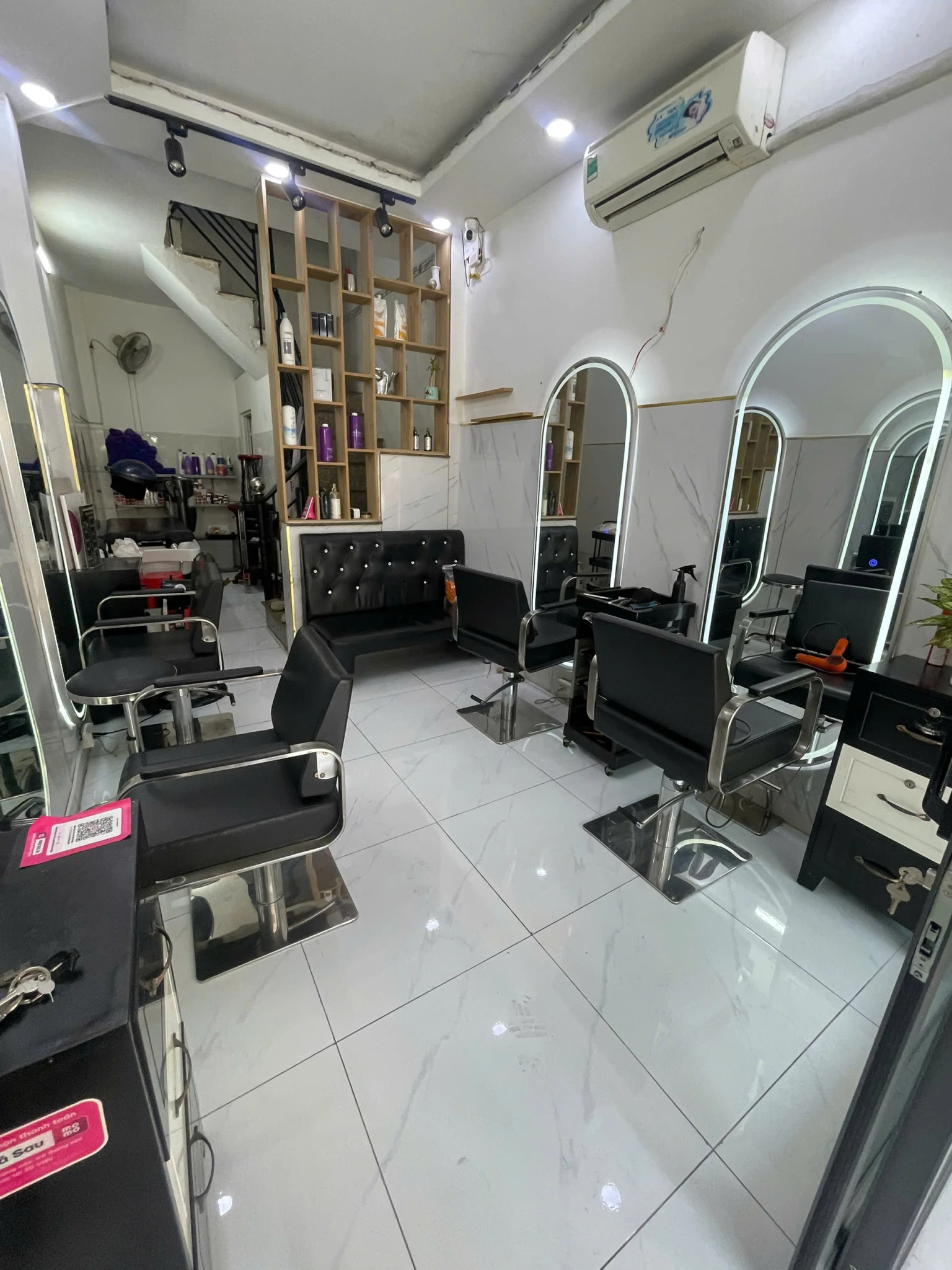 SANG NHƯỢNG GẤP TOÀN BỘ SALON TÓC NAM – NỮ TẠI QUẬN 8 , HỒ CHÍ MINH