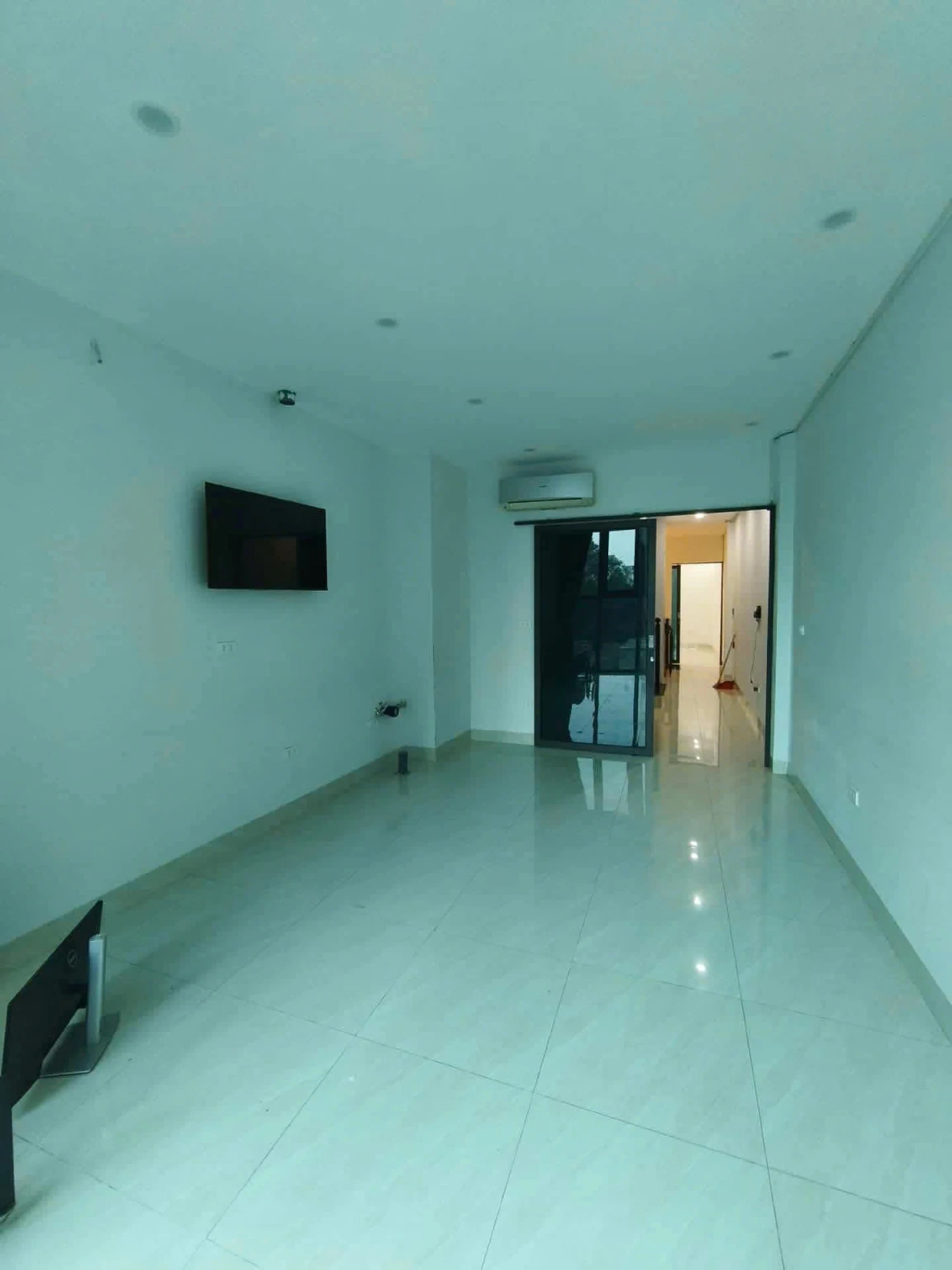 CHO THUÊ MẶT BẰNG TẦNG 2 TẠI VOV MỄ TRÌ ,  NAM TỪ LIÊM, HÀ NỘI