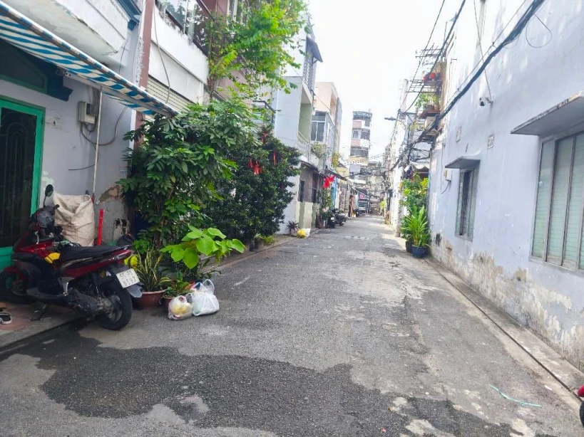 Nhà hẻm xe hơi, Huỳnh Thị Hai, Phường Trung Mỹ Tây,73m2 (ngang 5m)  Nhỉnh 5 tỷ.