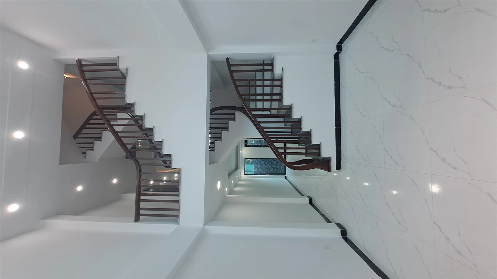 Bán nhà Vĩnh Trung, 43m² x 5 tầng, ô tô vào nhà, giá 5 tỷ.