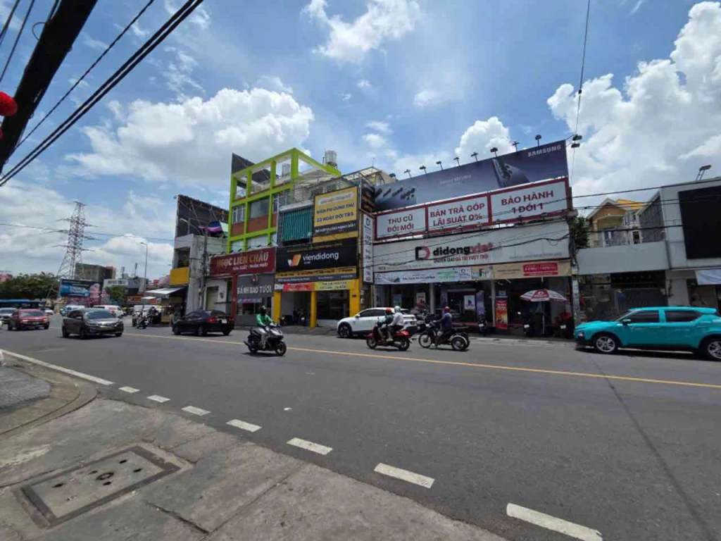 BÁN NHÀ CẤP 4 HẺM XE TẢI HẬU GIANG, PHƯỜNG 11, QUẬN 6, 130M², MẶT TIỀN 10M, GIÁ 10.5 TỶ