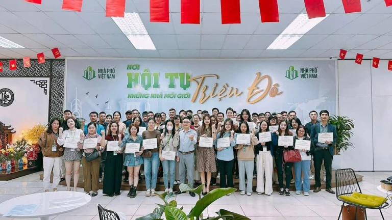 TẬP ĐOÀN NHÀ PHỐ VIỆT NAM