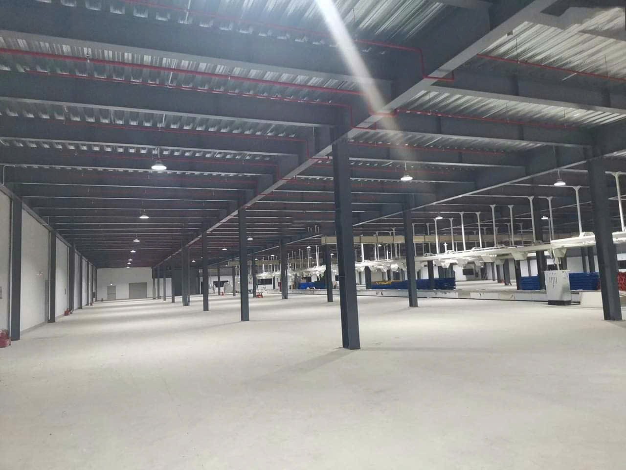 CẦN CHO THUÊ NHÀ XƯỞNG 2 TẦNG DT 15.000m2 KCN YÊN MỸ - TỈNH HƯNG YÊN.
Mặt sàn 7500m2 * 2 tầng.